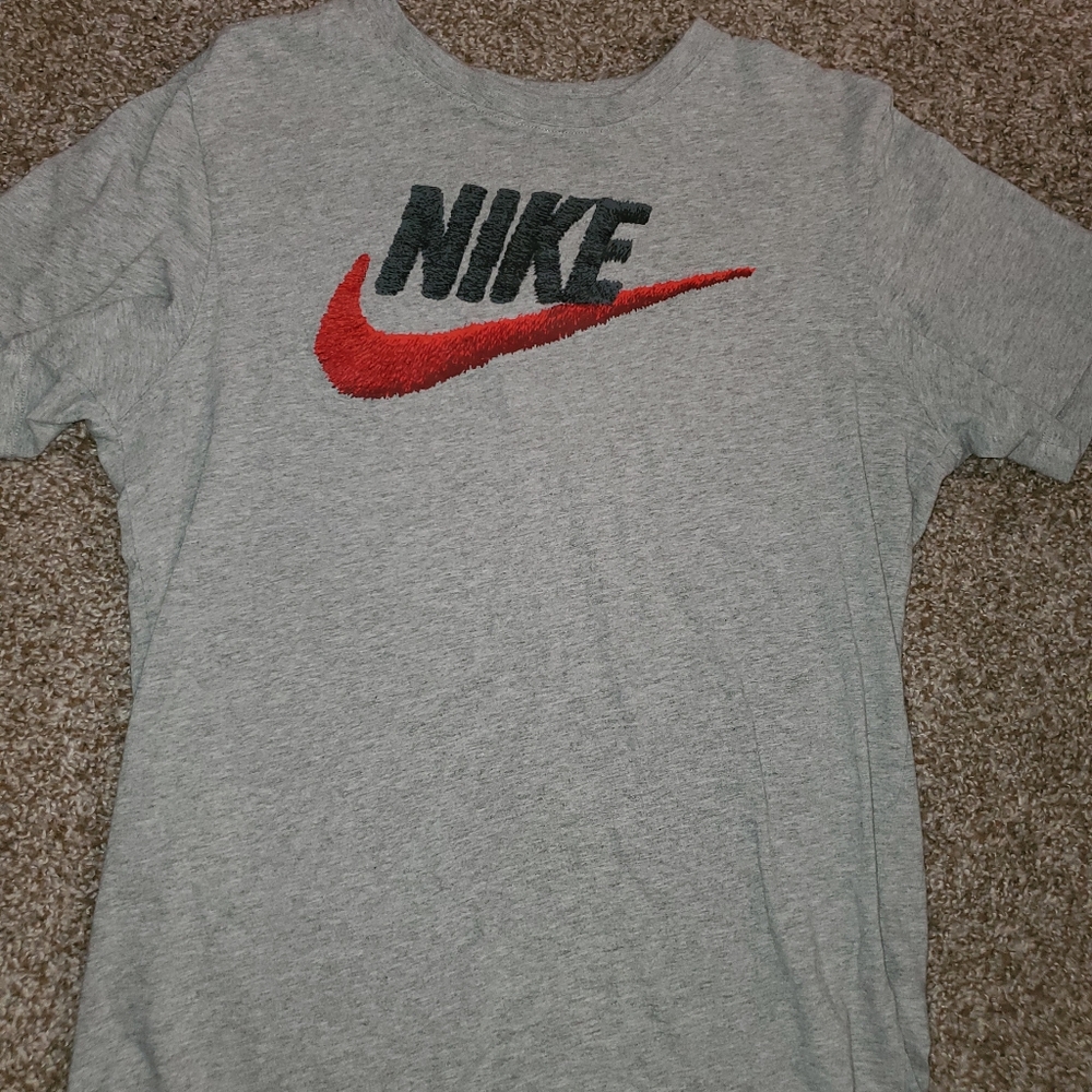Nike short sleeve tee